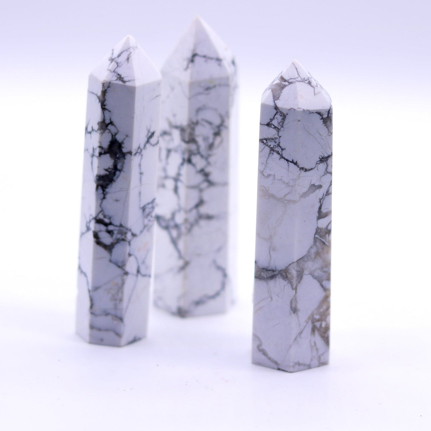 Howlite Point